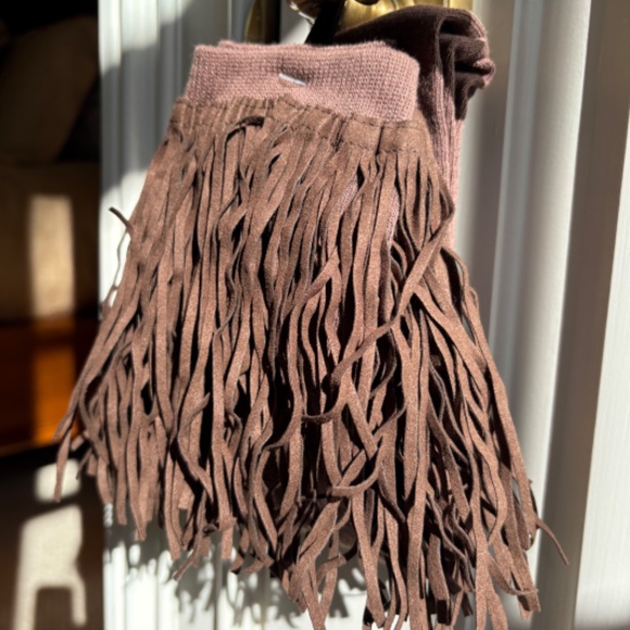 knee-high fringe cuff socks brown One Size - Picture 5 of 7